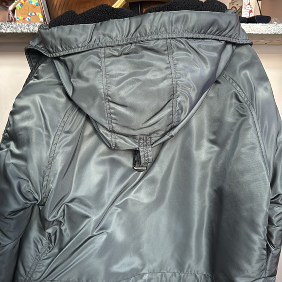 Winter jacket - Picture 5 of 9